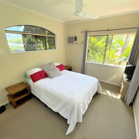 TWO BEDROOM APARTMENT IN TRINITY (FULLY FURNISHED) - Photo 2