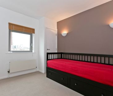 2 Bed Flat, Hutchings Street, E14 - Photo 4