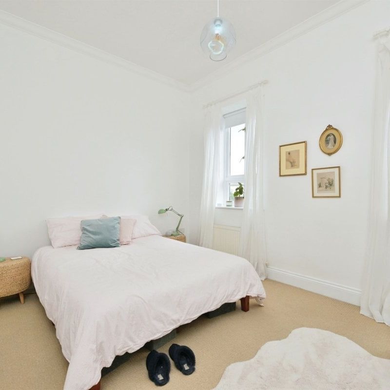 High street - Photo 1