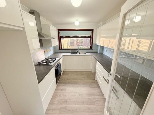 2 bedroom terraced house to rent - Photo 1