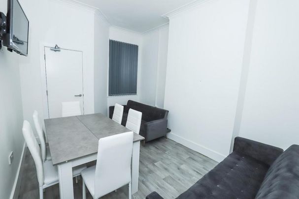 5 bedroom private hall to rent - Photo 1