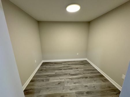 For Lease - 19 Waring Court Unit# Lower, Toronto, Ontario - Photo 5