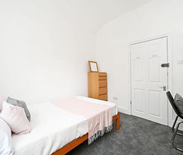 4 bedroom terraced house to rent - Photo 5