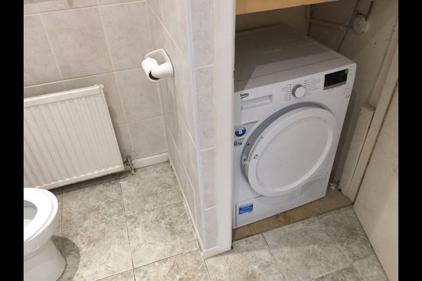 Room in a Shared Flat, Richmond Grove, M13 - Photo 1