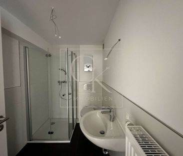 Erstbezug nach Modernisierung von geräumiger Souterrain-Wohnung (2 ... - Foto 3