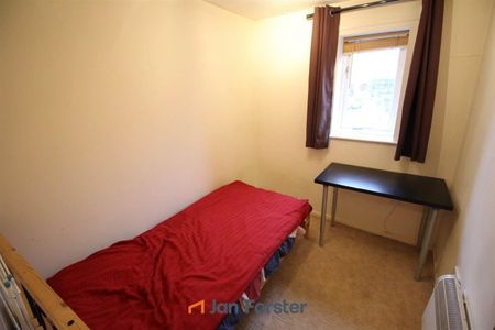 2 Bedroom Apartment - Photo 3