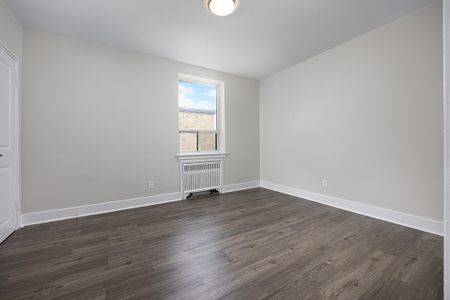 Park Manor - Photo 3