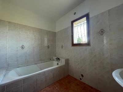 Location Maison 5 pièces 140m² LA GARDE 83130 - Photo 4
