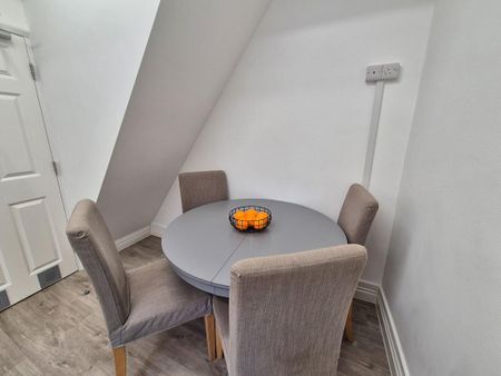 2 bedroom house share to rent - Photo 3