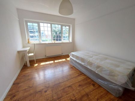 5 bedroom terraced house to rent - Photo 4