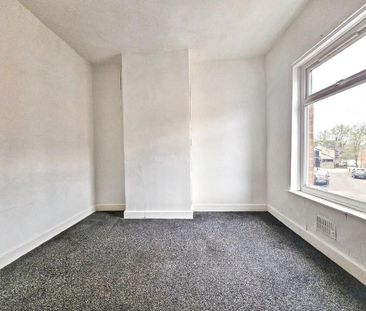 2 bedroom semi-detached house to rent - Photo 3