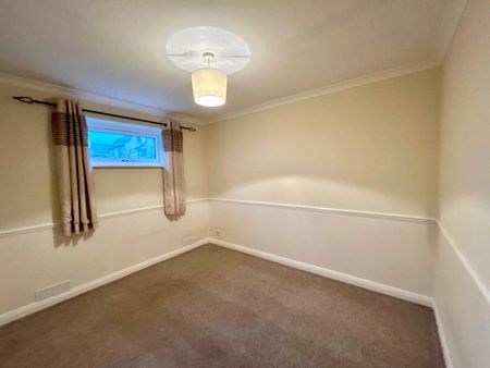 Albert Street, Fleet, Hampshire, GU51 - Photo 2