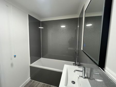 2 bedroom semi-detached bungalow to rent - Photo 5