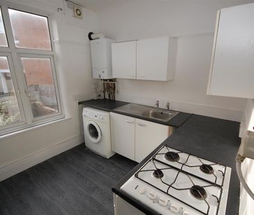 Ford Road, Upton Wirral, 1 bedroom, Flat - Above Shop - Photo 1