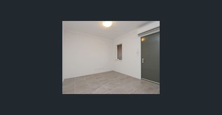 Gated Complex, Great Location 2nd Floor apartment - Photo 2