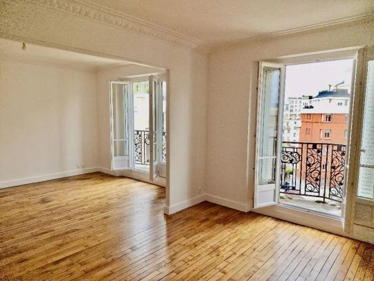 A LOUER 4 PIECES 84.10m² BOULOGNE BILLANCOURT DONT CHAMBRE DE SERVICE 6.47m² REFAIT NEUF - Photo 1