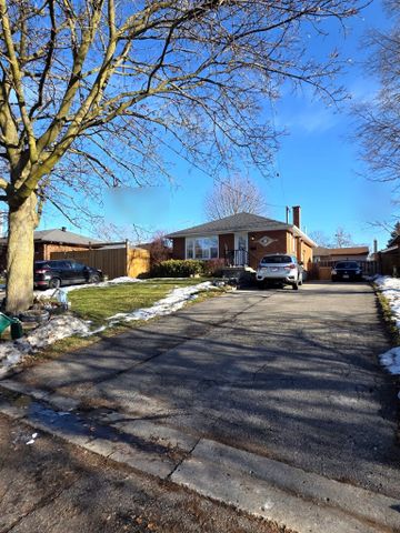 For Lease - 621 Wychwood Street, Oshawa, Ontario - Photo 5