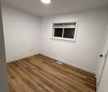 For Lease - 959 Mohawk Road Unit# Main, Hamilton, Ontario - Photo 4