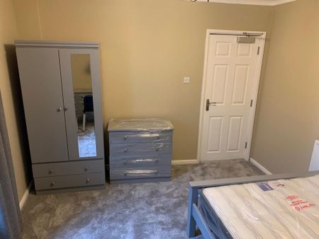 2 bedroom flat to rent - Photo 4