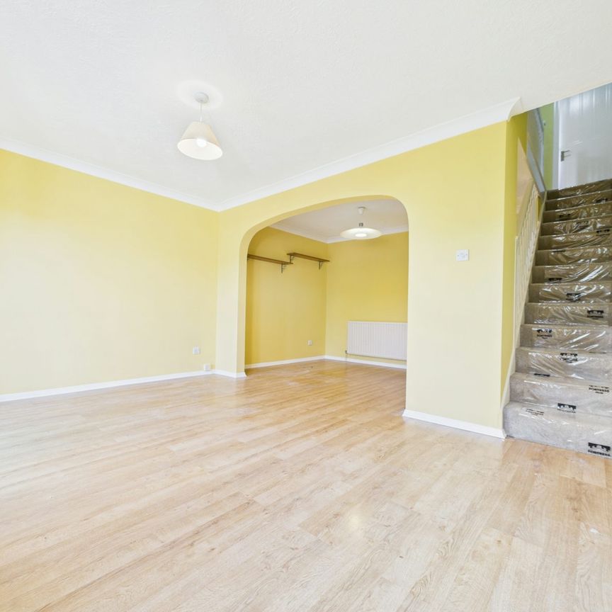 Terraced House to rent on - Photo 1