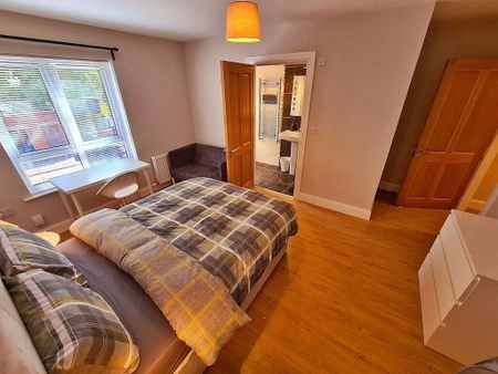 Ensuite Room 1, 361 Donegall Rd, Belfast, BT12 6NY - Photo 2