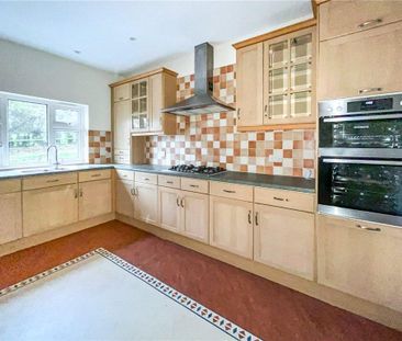 4 bedroom semi-detached house to rent - Photo 2