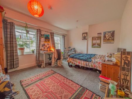 3 bedroom apartment to rent - Photo 4