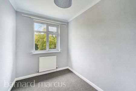 Saxon Avenue - Photo 2