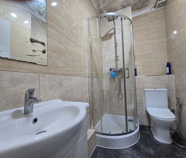 1 bed Apartment To Let - Photo 4