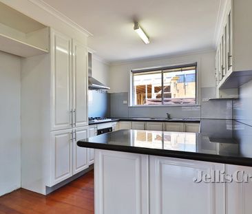 13 Emerald Street, Oakleigh South - Photo 5