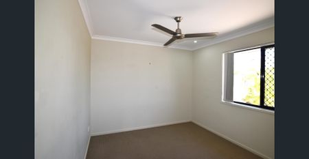 EXECUTIVE RESIDENCE... UP MARKET CATALINA HEIGHTS LOCATION,JUST 3 MINUTES FROM THE CITY - Photo 4