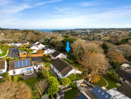 A detached 4 bedroom bungalow on the edge of the popular village of St Agnes available for 12 months. Please email to register your interest and complete a pre - Photo 3