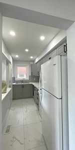 72 EDINBOROUGH CRT., 1ST FL - RENOVATED, 3BR/1BATH, PARKING - Photo 4