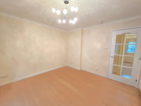 Flat to rent on - Photo 3