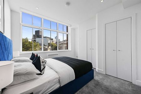 West Smithfield, London, EC1A 9HZ - Photo 2
