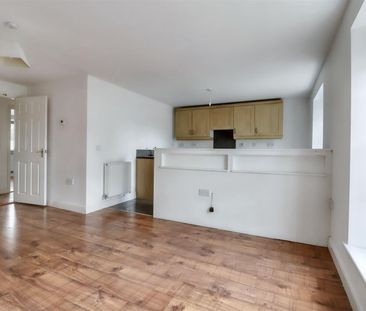 2 Bedroom Flat / Apartment to let - Photo 6