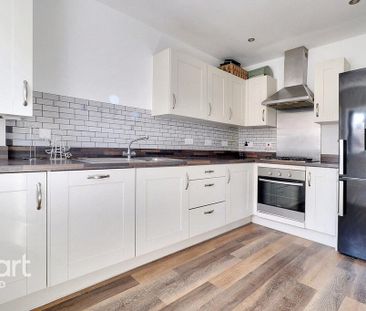 3 bedroom semi-detached house to rent - Photo 5