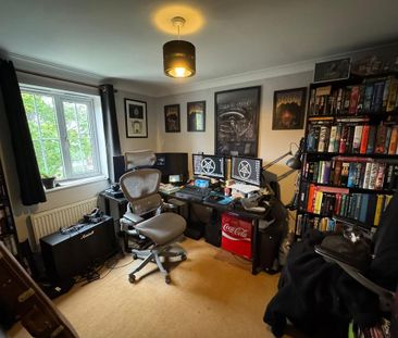 4 bedroom semi-detached house to rent - Photo 4