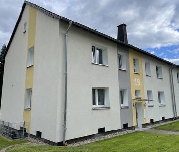 Einziehen und Woh(n)fühlen: günstig geschnittene 2-Zi.-Wohnung incl... - Photo 4