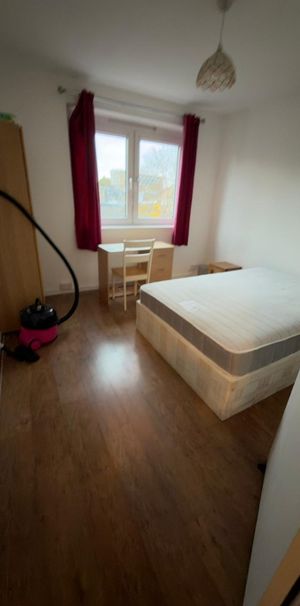 Room in a Shared House, Westerham, NW1 - Photo 1