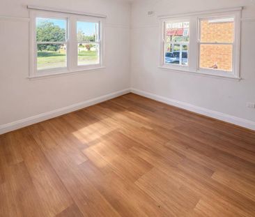 Spacious & Newly Renovated Family Home in Prime Keiraville Location - Photo 1