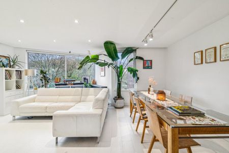 3 bedroom flat to rent - Photo 2