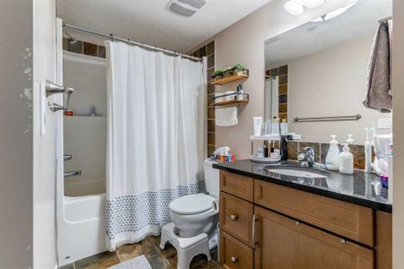 Modern Elegance And Urban Convenience: 2 Bed, 2 Bath Condo At 'the Adora'" - Photo 5