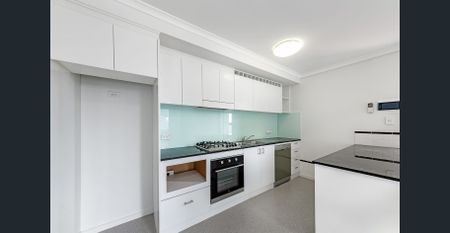 One bedroom renovated apartment in thriving hub - Photo 3