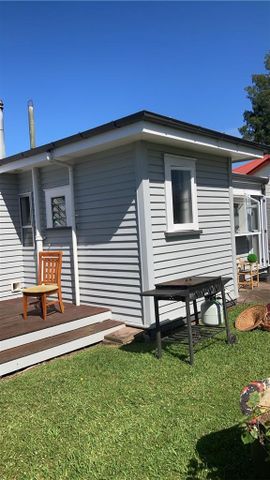 Cute 3 bedroom Character - Photo 2