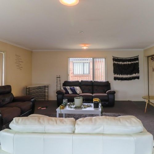 Low maintenance 4 bedroom home in Clifton! - Photo 1