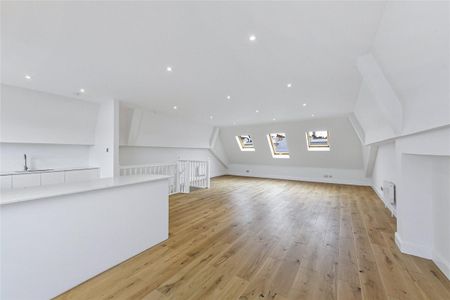 3 bedroom flat in South Kensington - Photo 2