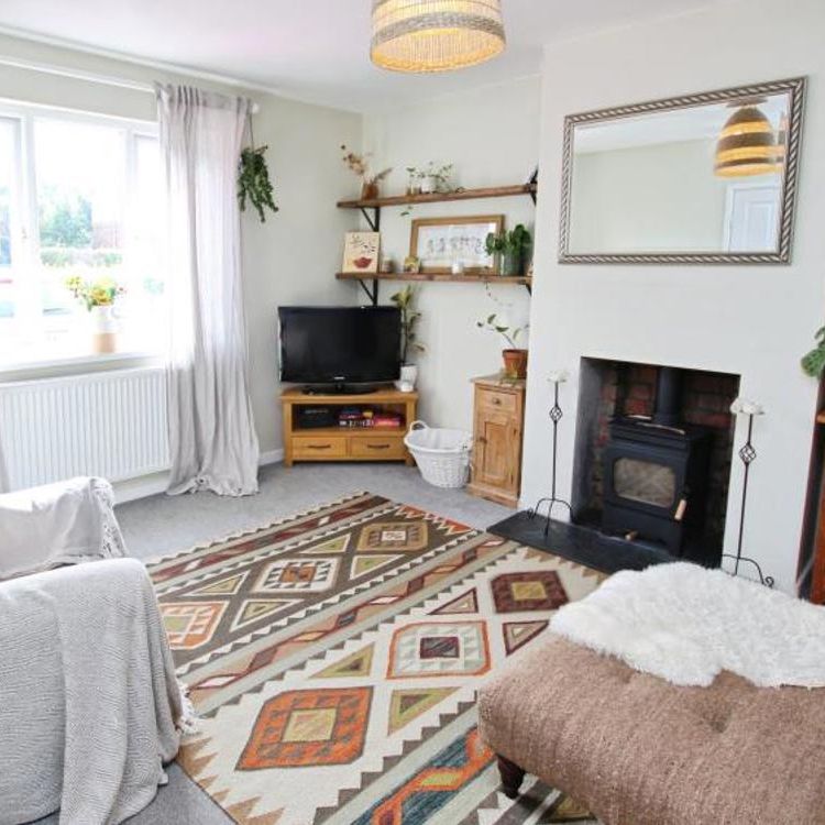 If you are looking for a well presented 3 bedroom house to rent in the Speedwell/St George area with a garden and off street parking, then this could be the property for you. Please contact us for more information…. - Photo 1