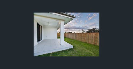 Fully air conditioned 4 Large Bedroom IN MOUNT LOUISA - Photo 5