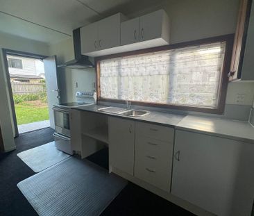 Walking distance to shops - Photo 1